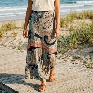 Gilli Women’s Wide Band Maxi Skirt Paisley Boho Print Design Aqua & Navy Size M